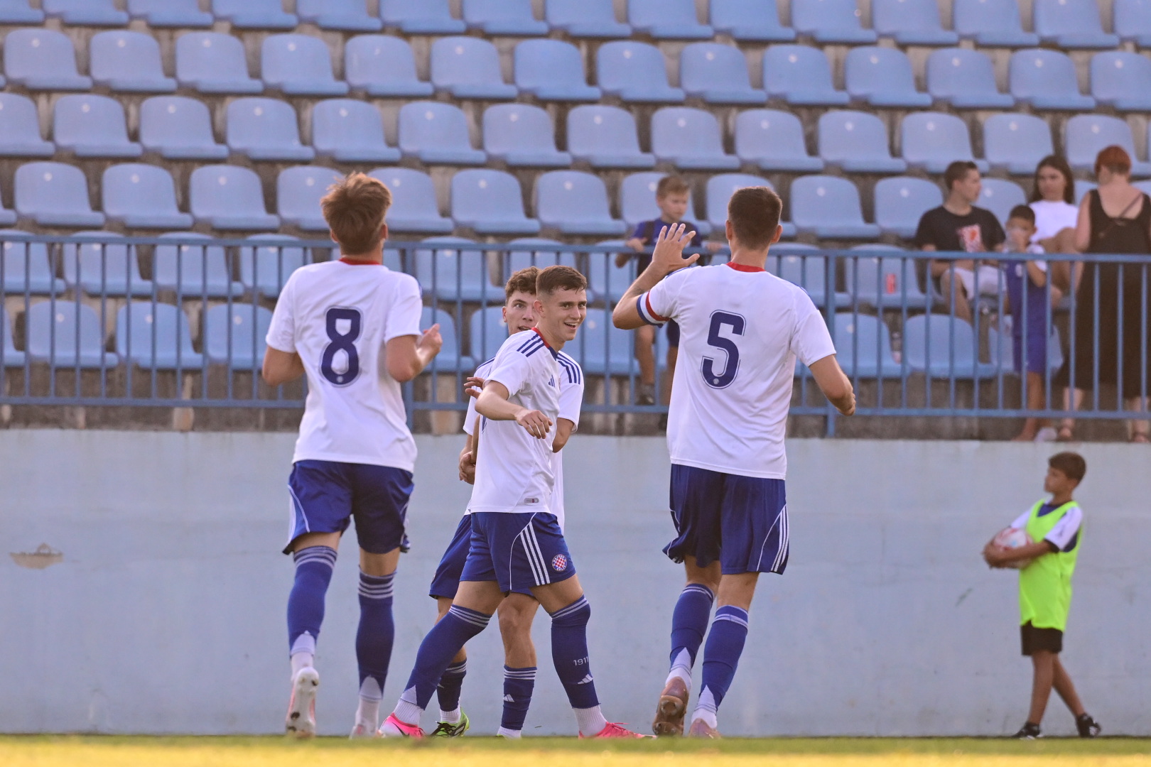 Hajduk II u prijateljskoj utakmici svladao Junak